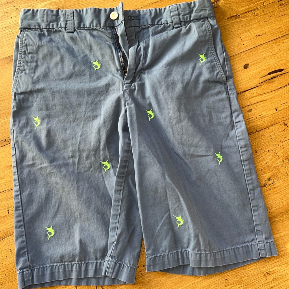 Vineyard Vines boys size 16 marlin shorts